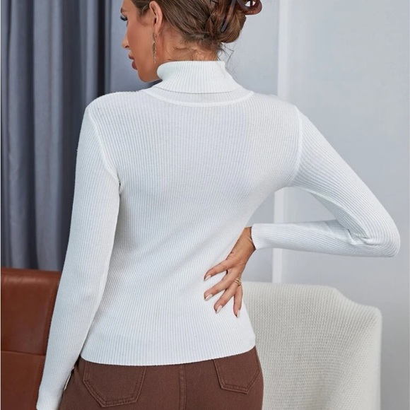 White turtleneck sweater ribbed - Picture 2 of 2
